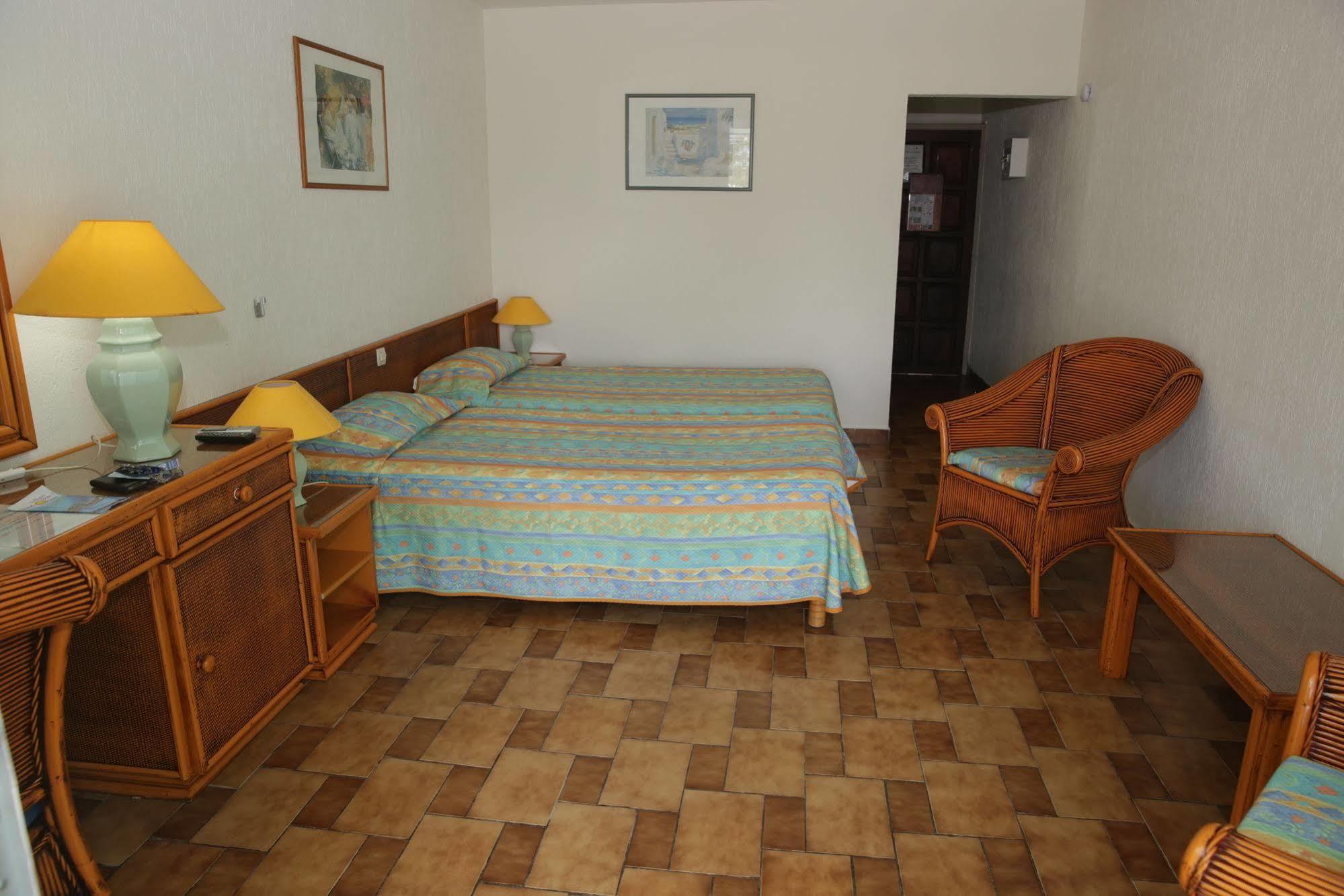 Hotel Village Soleil Le Gosier  Buitenkant foto